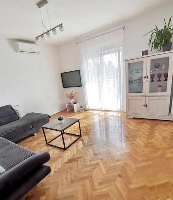 Apartman Pejic Подстрана Екстериор снимка