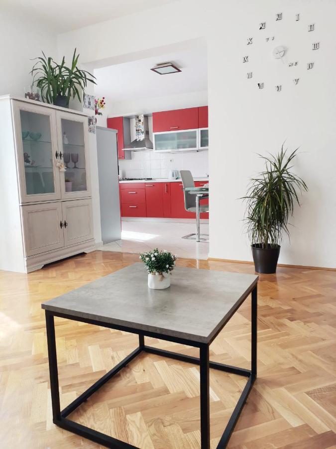 Apartman Pejic Подстрана Екстериор снимка