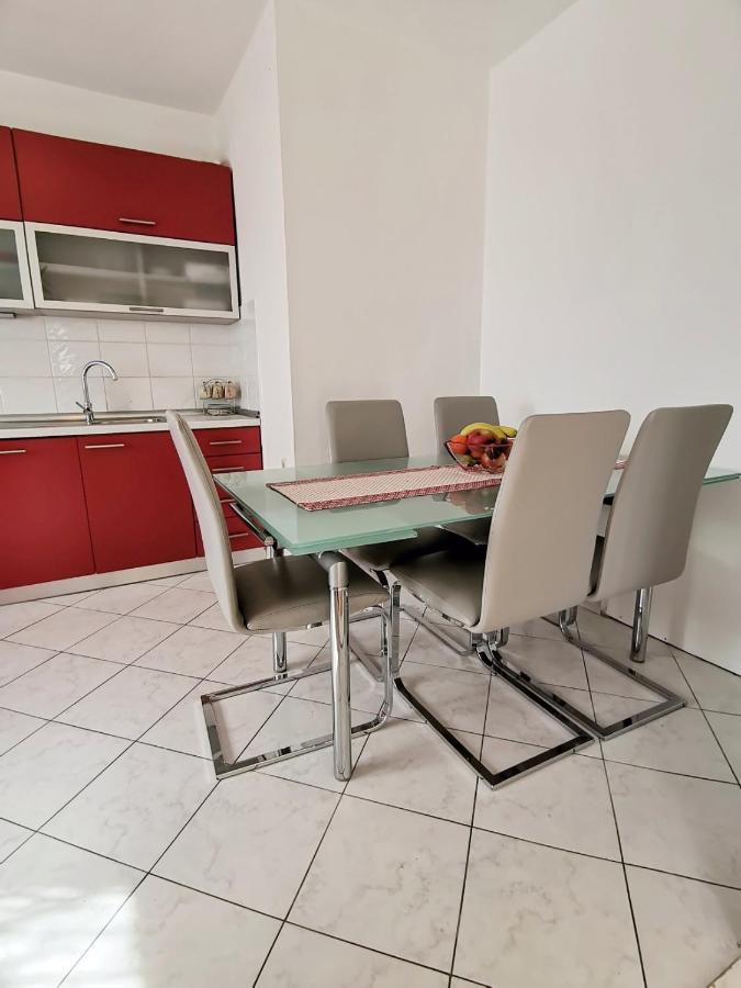 Apartman Pejic Подстрана Екстериор снимка